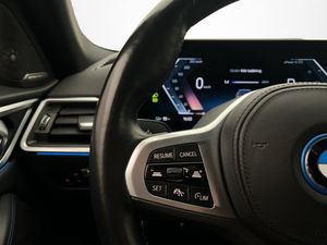 BMW i4 bild 21