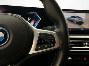 BMW i4 bild 25