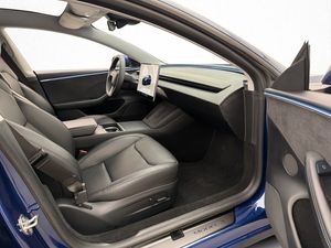 Tesla Model 3 bild 29