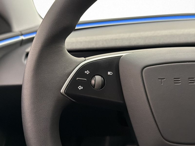 Tesla Model 3 bild 13