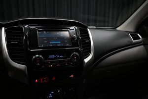 Mitsubishi L 200 bild 25