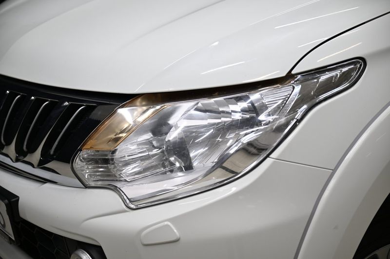 Mitsubishi L 200 bild 16