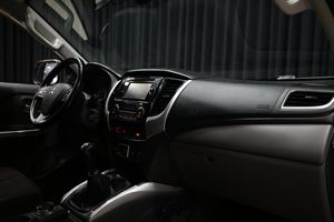 Mitsubishi L 200 bild 28