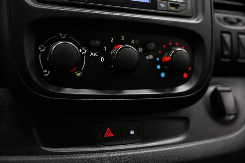 Renault Trafic bild 27