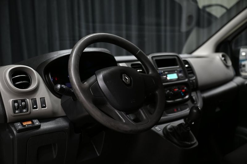 Renault Trafic bild 23