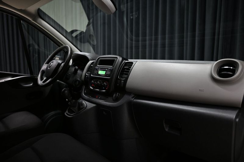 Renault Trafic bild 31