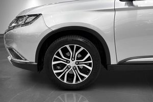 Mitsubishi Outlander bild 2
