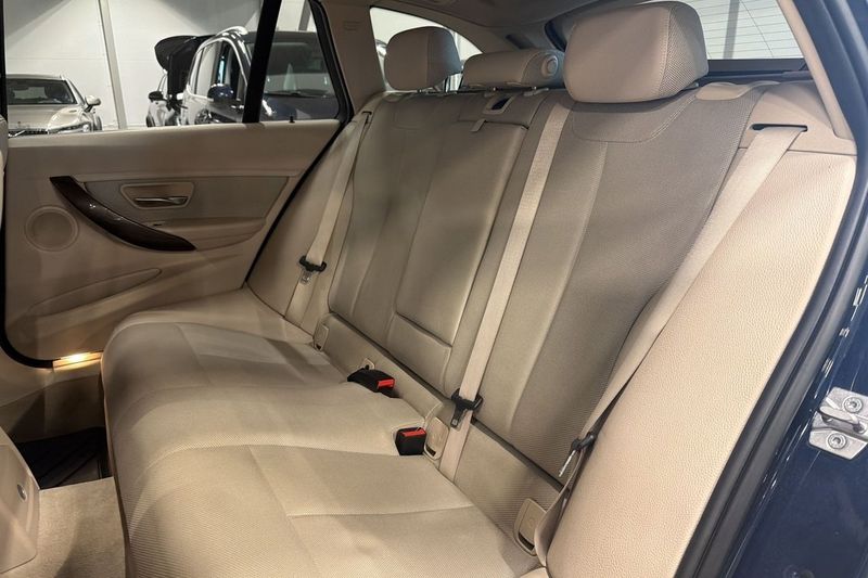 BMW 320 bild 19