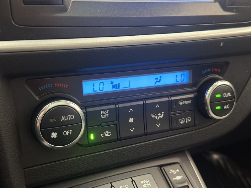 Toyota Auris bild 23