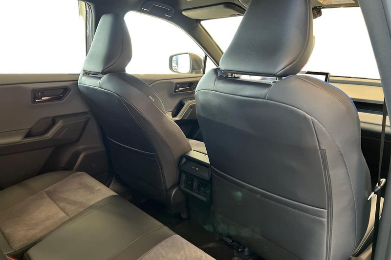 Toyota RAV4 bild 9