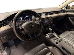 Volkswagen Passat bild 8