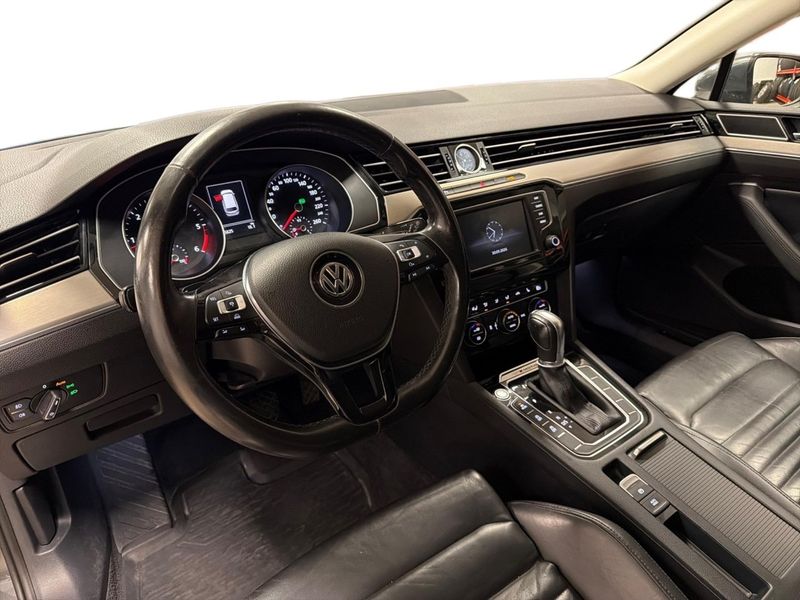 Volkswagen Passat bild 8