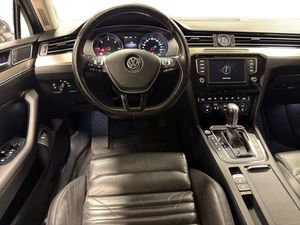 Volkswagen Passat bild 10