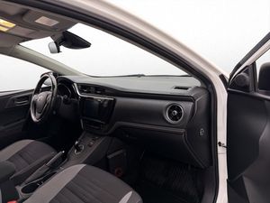 Toyota Auris bild 24