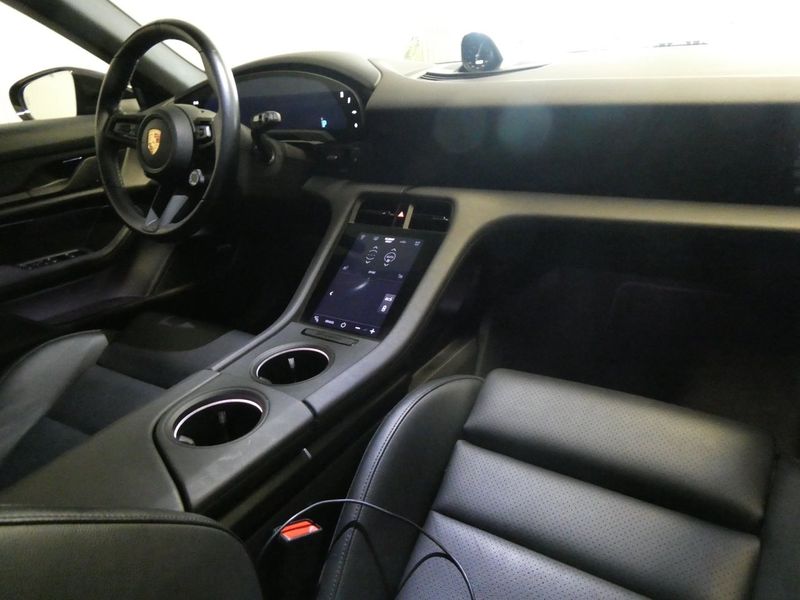 Porsche Taycan bild 13