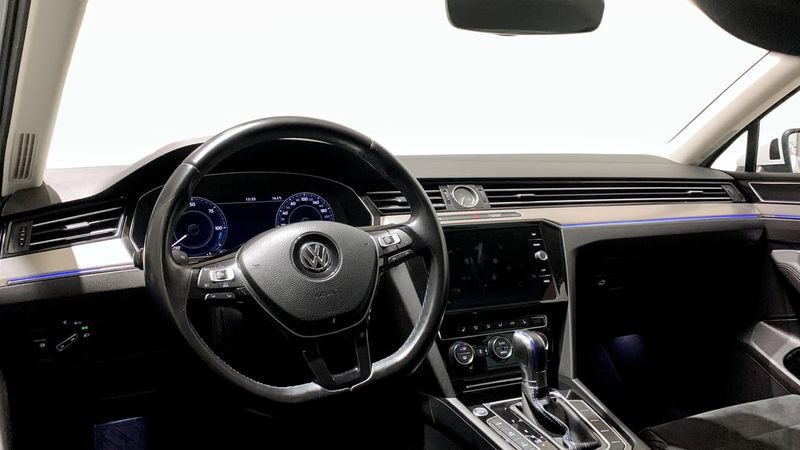 Volkswagen Passat bild 8