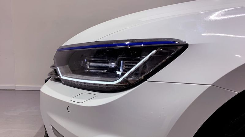 Volkswagen Passat bild 14