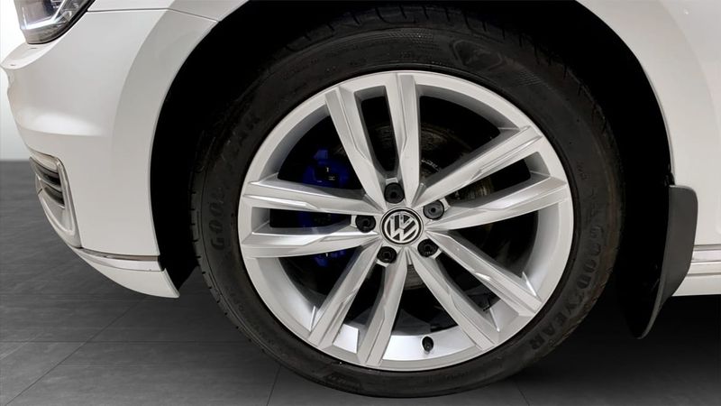 Volkswagen Passat bild 6