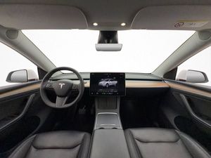 Tesla Model Y bild 15