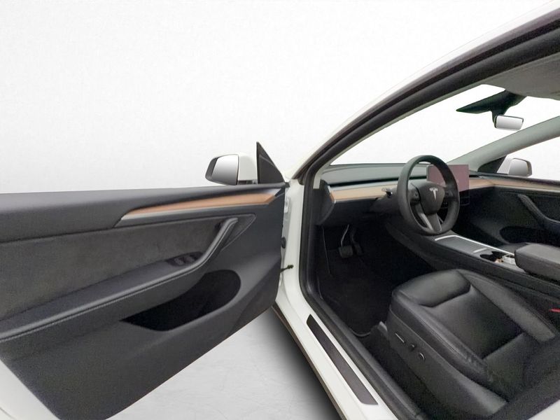 Tesla Model Y bild 12