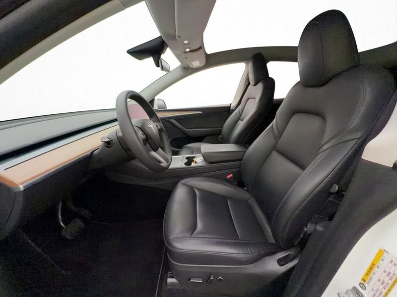 Tesla Model Y bild 13