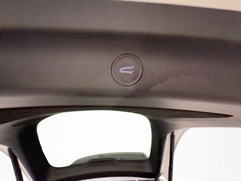 Tesla Model Y bild 27