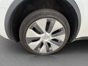 Tesla Model Y bild 32