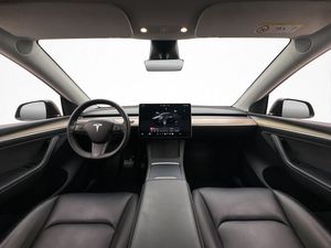 Tesla Model Y bild 15