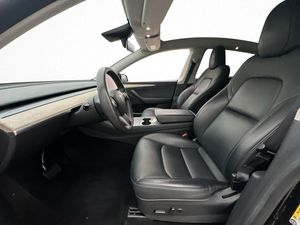Tesla Model Y bild 13