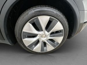 Tesla Model Y bild 33