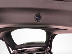 Tesla Model Y bild 31