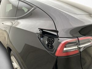 Tesla Model Y bild 36