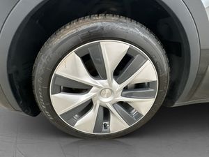 Tesla Model Y bild 32