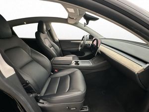 Tesla Model Y bild 28