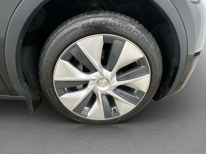 Tesla Model Y bild 35