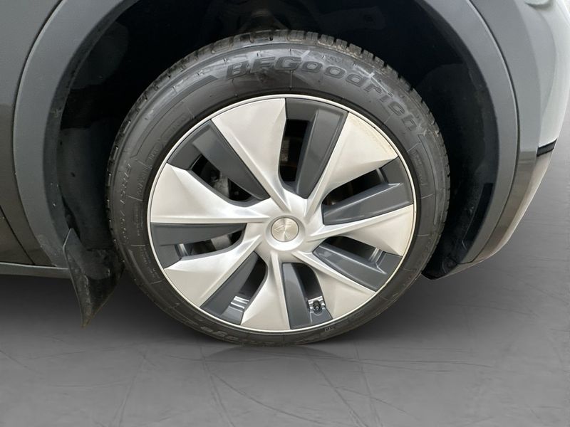 Tesla Model Y bild 35