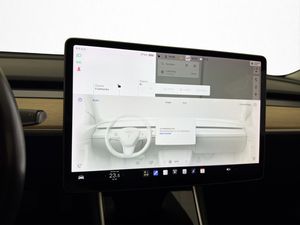 Tesla Model 3 bild 23