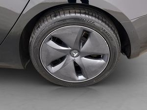 Tesla Model 3 bild 32