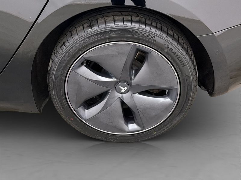 Tesla Model 3 bild 32