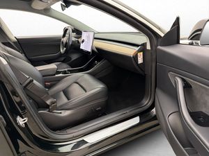 Tesla Model 3 bild 26