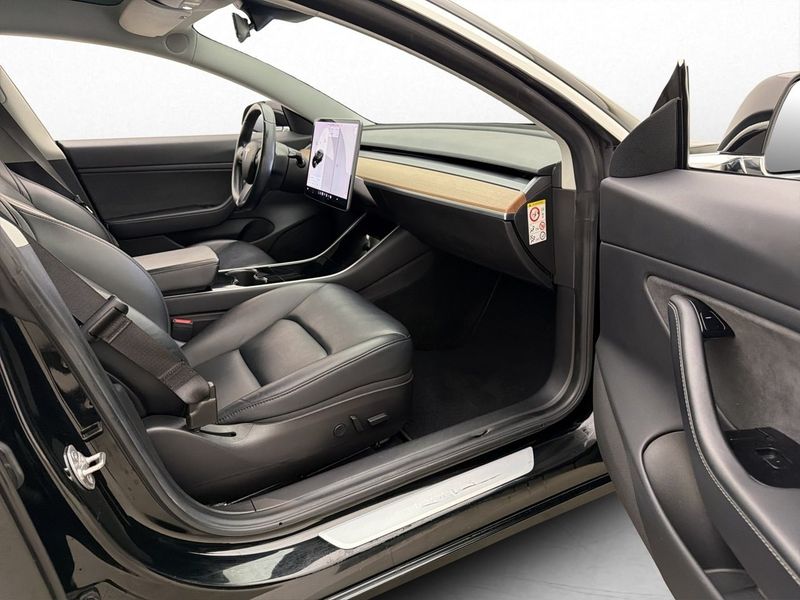 Tesla Model 3 bild 26