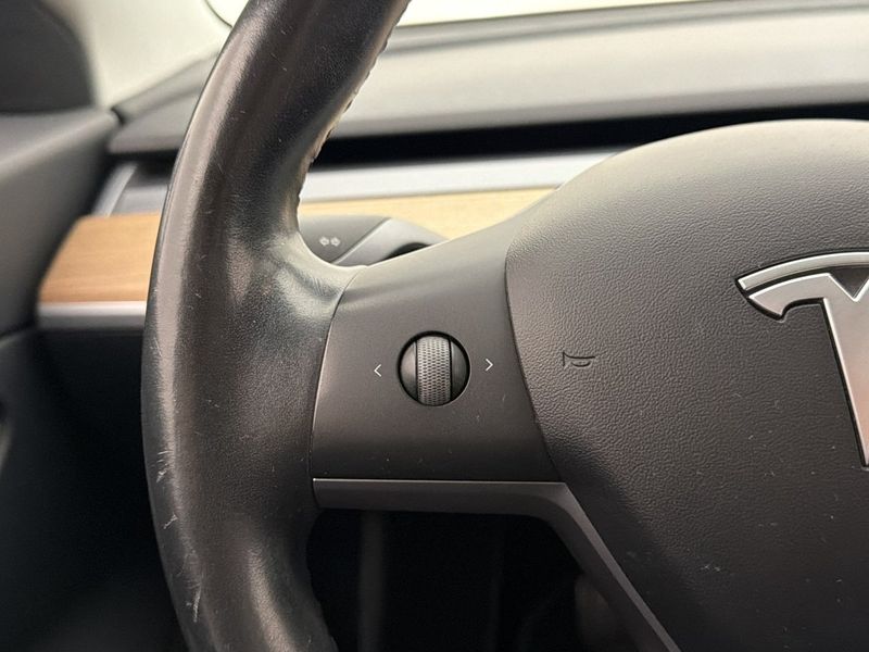 Tesla Model 3 bild 14