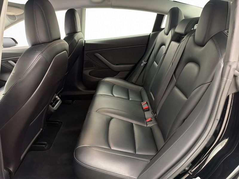 Tesla Model 3 bild 28