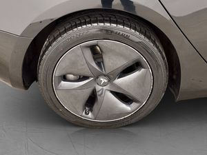 Tesla Model 3 bild 33