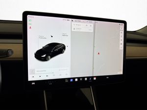 Tesla Model 3 bild 25