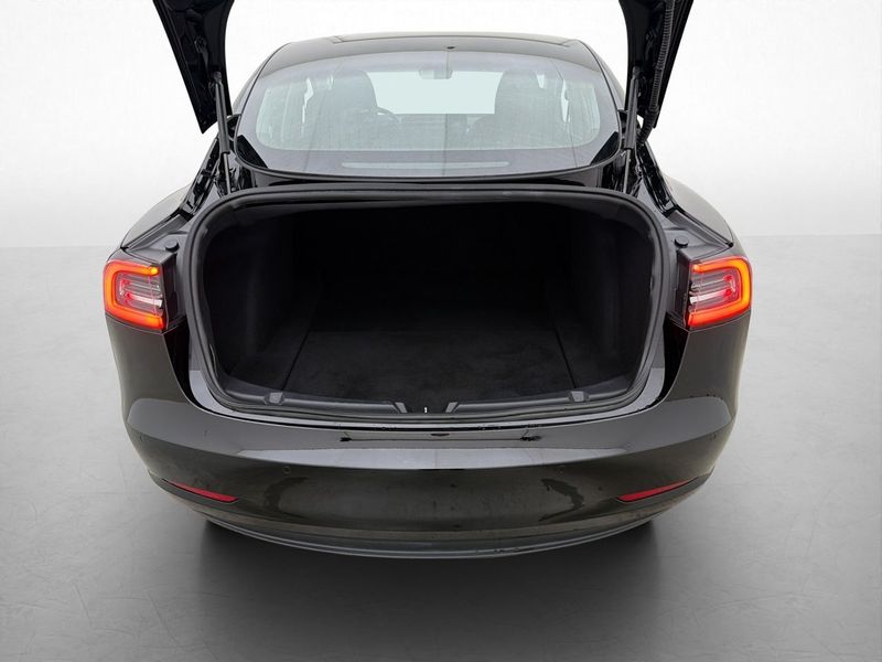 Tesla Model 3 bild 30