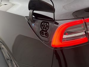 Tesla Model 3 bild 29