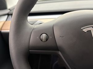 Tesla Model 3 bild 14
