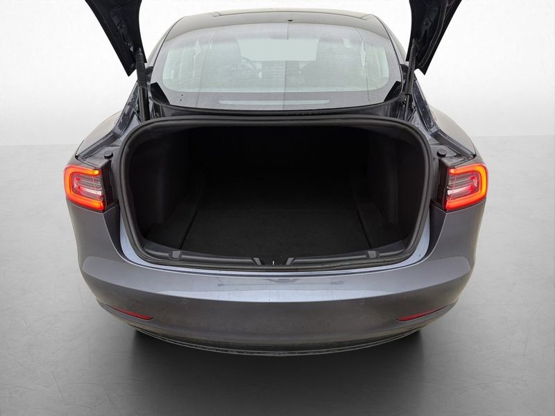 Tesla Model 3 bild 30