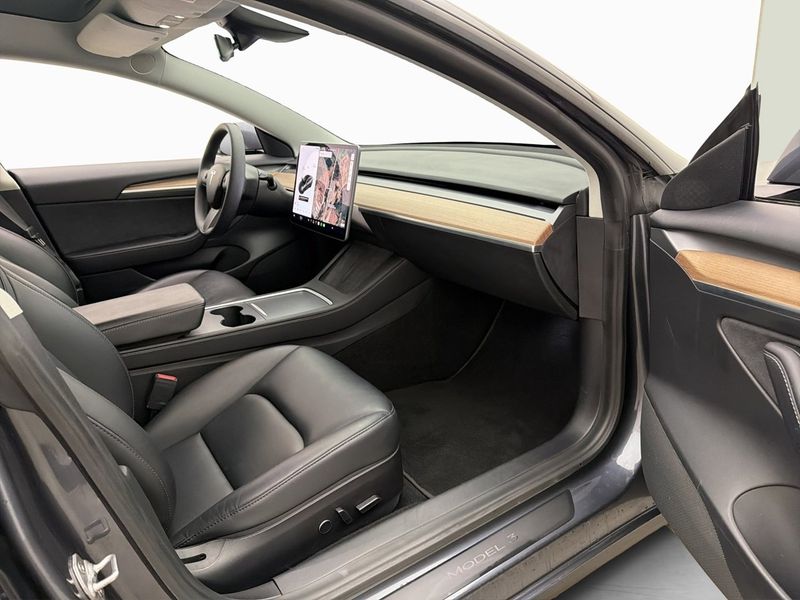 Tesla Model 3 bild 27